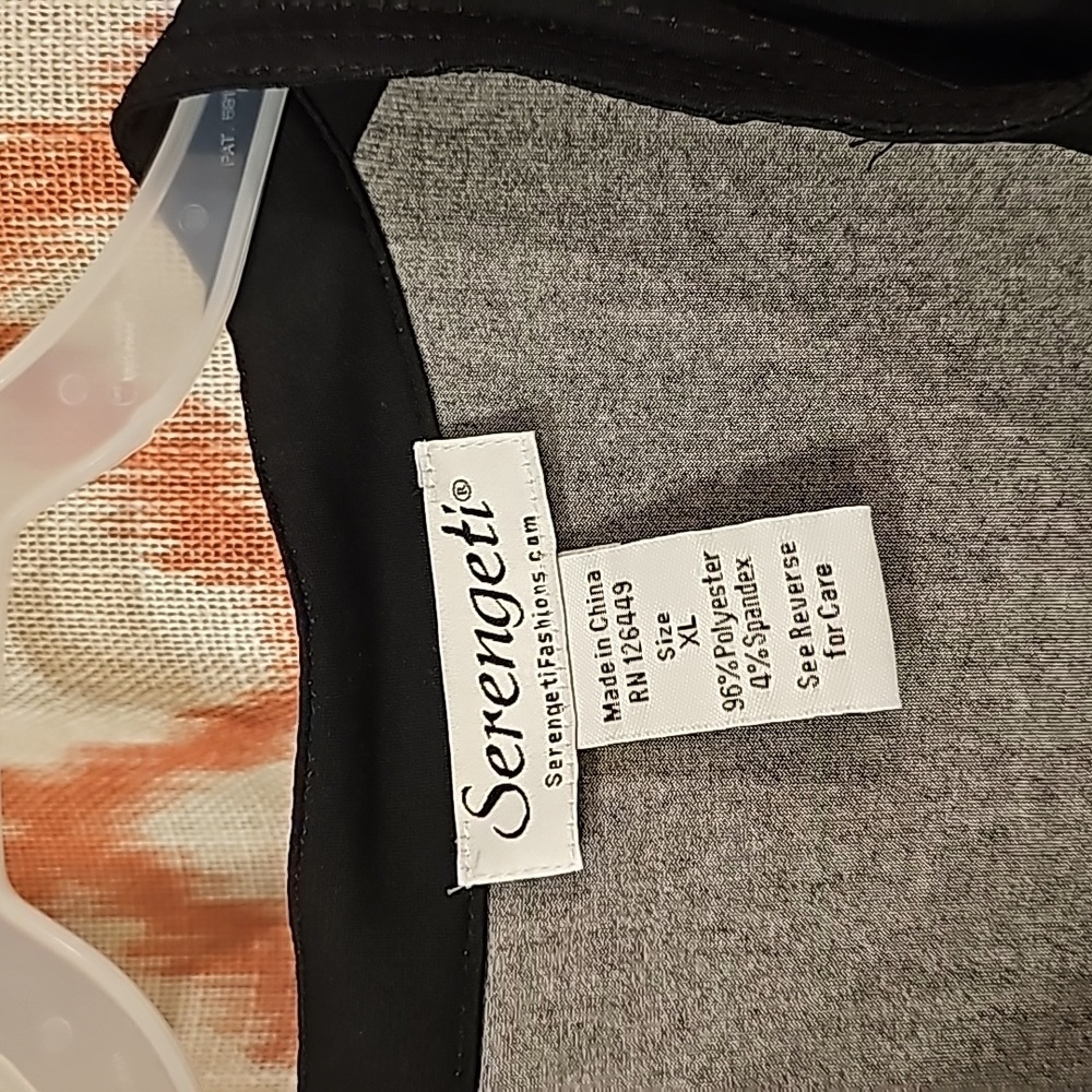 Women's Dress - Picture 4 of 7